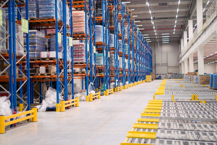 From Warehouse to Worksite: How Recessed Lighting Moves Through the Modern Supply Chain?